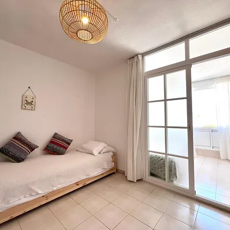 Apartment En Carihuela Con Vistas Y Plaza De Garaje, Nucleo Cristal *